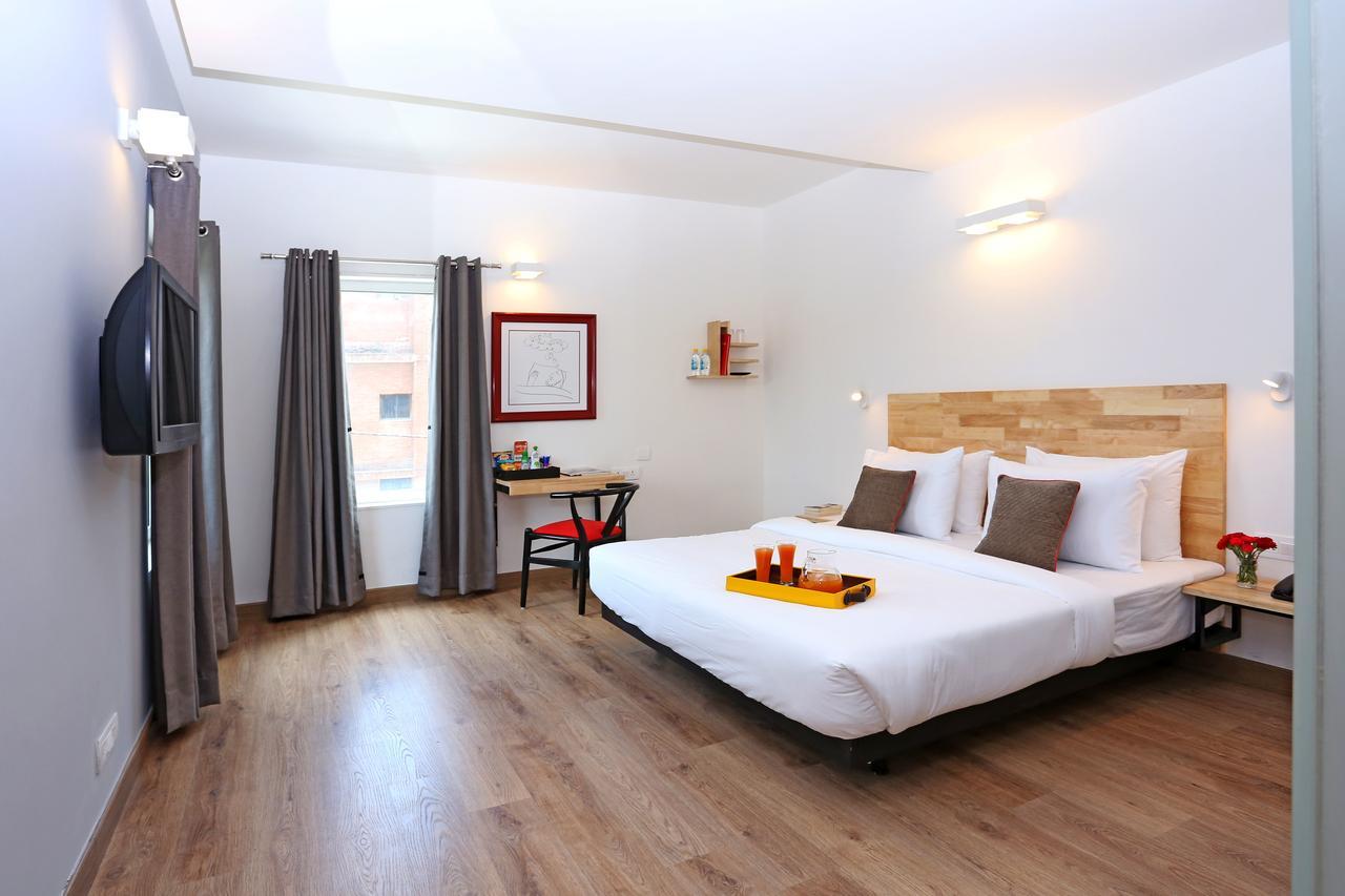 Oyo Townhouse 015 Lajpat Nagar Hotel New Delhi Bagian luar foto
