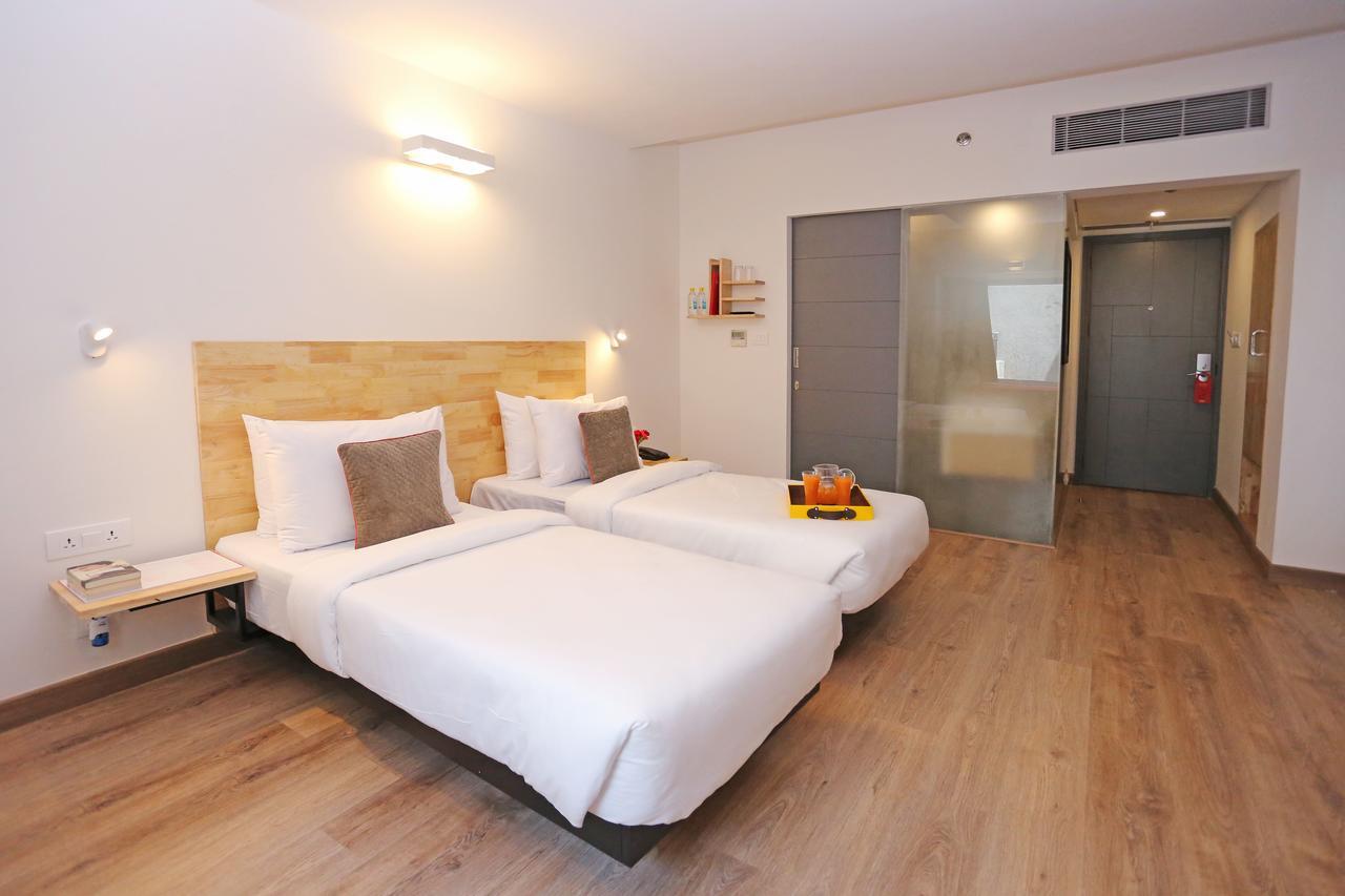 Oyo Townhouse 015 Lajpat Nagar Hotel New Delhi Bagian luar foto