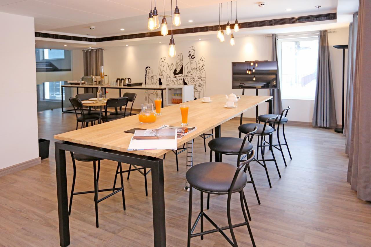 Oyo Townhouse 015 Lajpat Nagar Hotel New Delhi Bagian luar foto