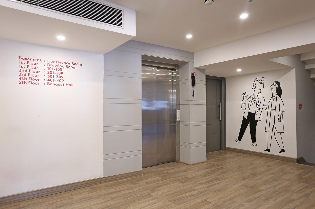 Oyo Townhouse 015 Lajpat Nagar Hotel New Delhi Bagian luar foto