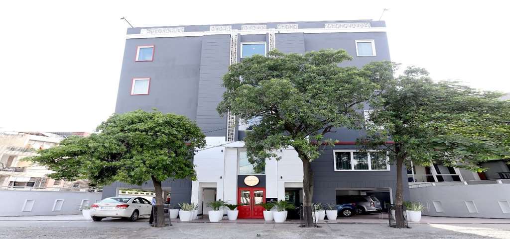 Oyo Townhouse 015 Lajpat Nagar Hotel New Delhi Bagian luar foto